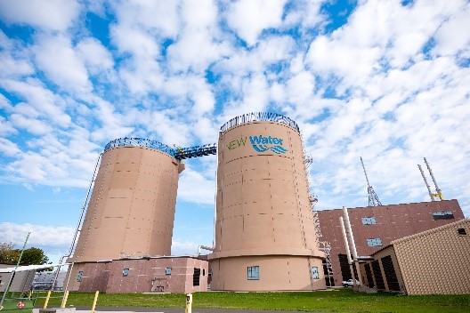 R2E2’s two anaerobic digesters, used to produce electricity for the facility, which can be seen while driving across the Leo Frigo Bridge in Green Bay.
