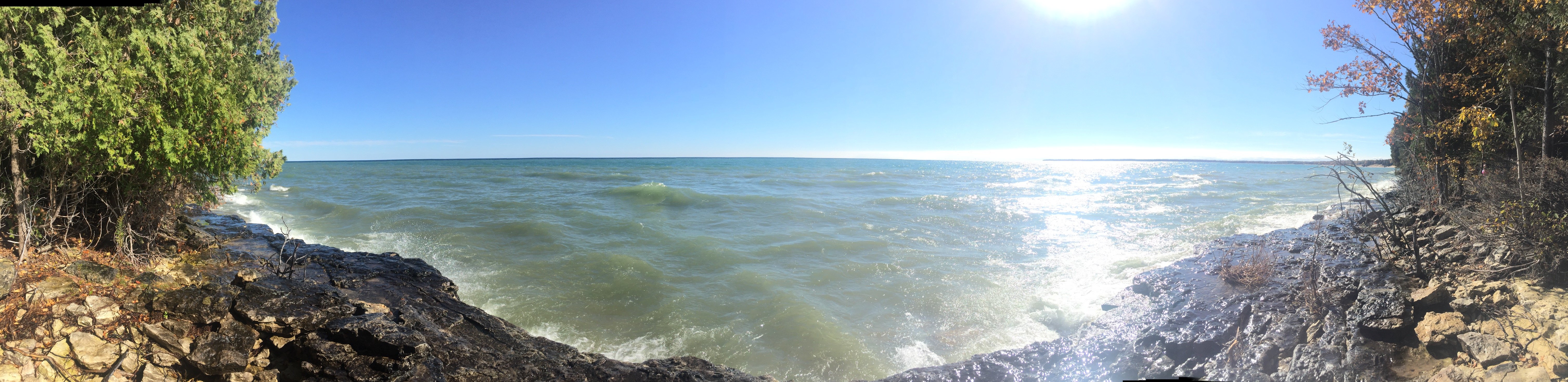 Water splashing on the Bay of Green Bay